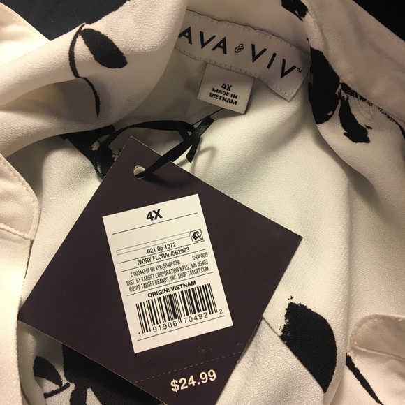 ✨ava & viv ivory floral blouse✨ - Picture 3 of 3